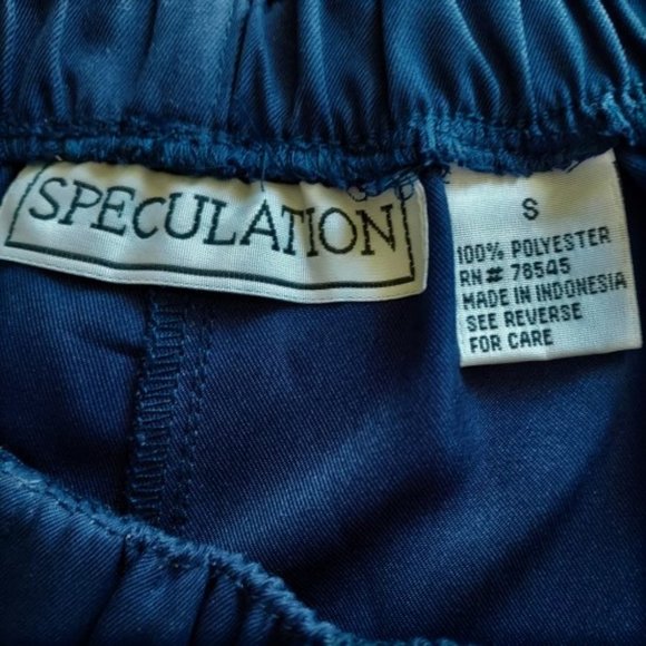 Speculation Navy Pull On Elastic Waist w/Button On Front Crop Pants Size S NWT - Picture 4 of 6